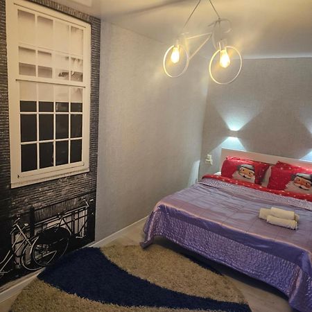 Амстердам Apartment เครเมนชุก ภายนอก รูปภาพ